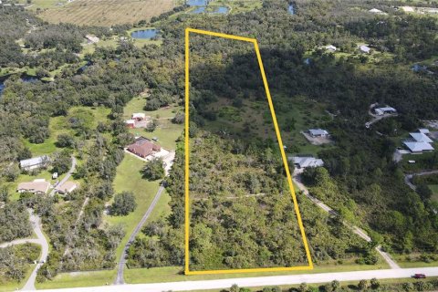 Land in Punta Gorda, Florida № 1910885 - photo 1