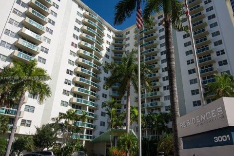 Condominio en venta en Hollywood, Florida, 1 dormitorio, 75.9 m2 № 2006514 - foto 30
