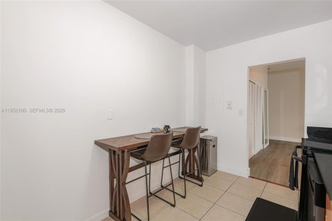 Condominio en venta en Hollywood, Florida, 1 dormitorio, 75.9 m2 № 2006514 - foto 13