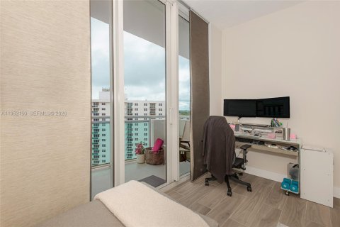 Condominio en venta en Hollywood, Florida, 1 dormitorio, 75.9 m2 № 2006514 - foto 18