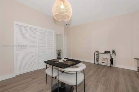 Condominio en venta en Hollywood, Florida, 1 dormitorio, 75.9 m2 № 2006514 - foto 23