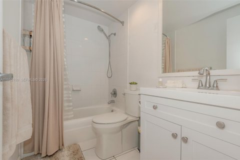 Condominio en venta en Hollywood, Florida, 1 dormitorio, 75.9 m2 № 2006514 - foto 7