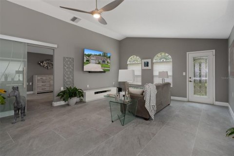 Condo in New Port Richey, Florida, 2 bedrooms  № 1919465 - photo 6