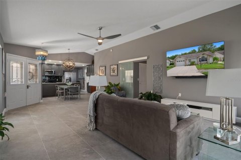 Condo in New Port Richey, Florida, 2 bedrooms  № 1919465 - photo 9