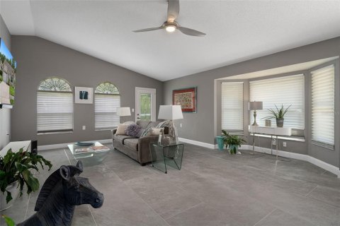 Condo in New Port Richey, Florida, 2 bedrooms  № 1919465 - photo 7