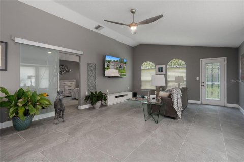 Condo in New Port Richey, Florida, 2 bedrooms  № 1919465 - photo 5