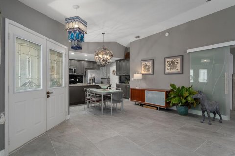 Condo in New Port Richey, Florida, 2 bedrooms  № 1919465 - photo 10