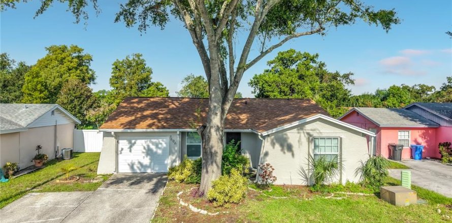 Villa ou maison à Tampa, Floride 3 chambres, 111.39 m2 № 2329429