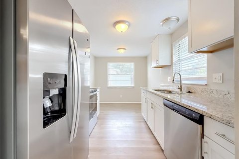 Villa ou maison à vendre à Tampa, Floride: 3 chambres, 111.39 m2 № 2329429 - photo 10