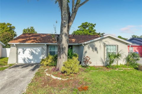 Villa ou maison à vendre à Tampa, Floride: 3 chambres, 111.39 m2 № 2329429 - photo 2