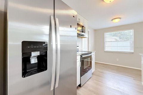 Villa ou maison à vendre à Tampa, Floride: 3 chambres, 111.39 m2 № 2329429 - photo 11