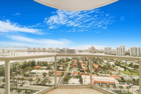 Купить кондоминиум в Санни-Айлс-Бич, Флорида 2 спальни, 156.08м2, № 2053697 - фото 28