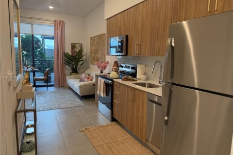 Villa ou maison à louer à Hollywood, Floride: 1 chambre, 124.58 m2 № 1968461 - photo 4