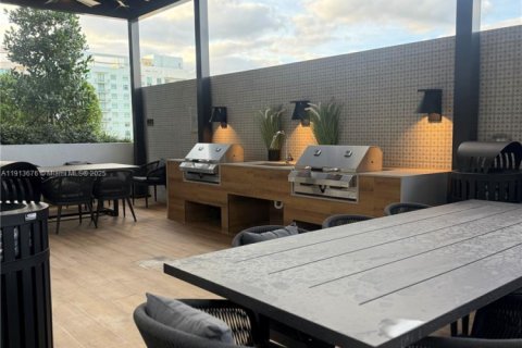 Villa ou maison à louer à Hollywood, Floride: 1 chambre, 124.58 m2 № 1968461 - photo 12