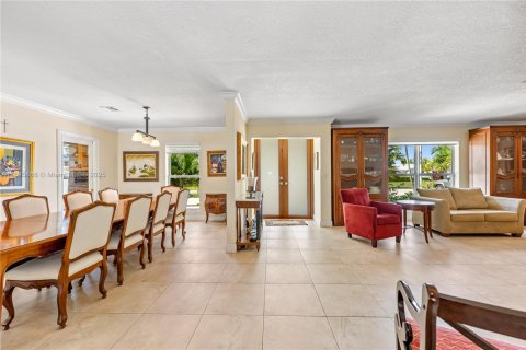 House in Palmetto Bay, Florida 4 bedrooms, 178.93 sq.m. № 2012797 - photo 11