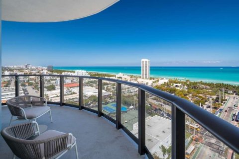 Condo à Miami, Floride, 3 chambres  № 2051527