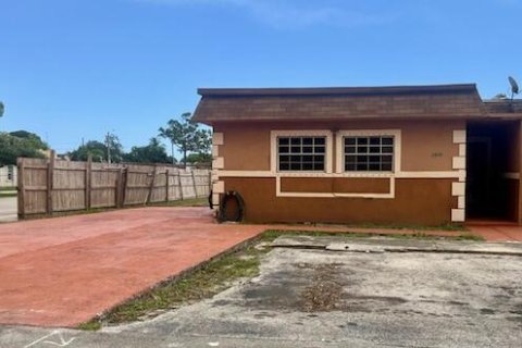Touwnhouse à vendre à Miami Gardens, Floride: 3 chambres, 107.02 m2 № 2083566 - photo 3