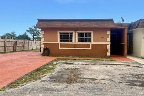 Touwnhouse à Miami Gardens, Floride 3 chambres, 107.02 m2 № 2083566