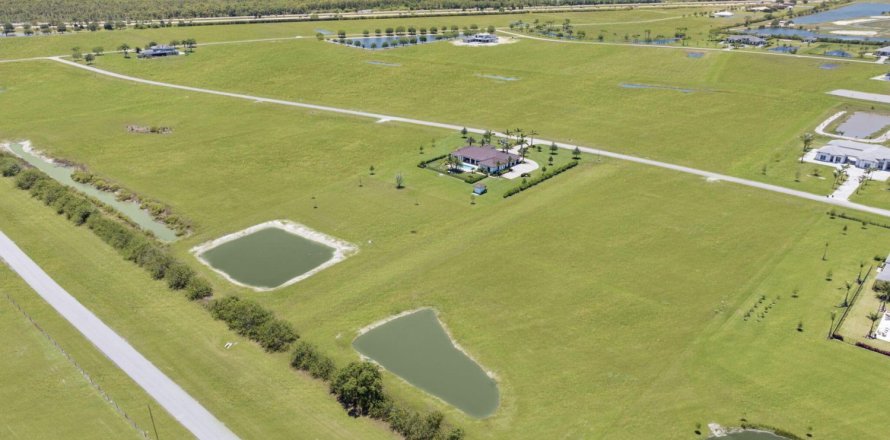 Casa en Palm City, Florida 4 dormitorios, 373.56 m2 № 1189645