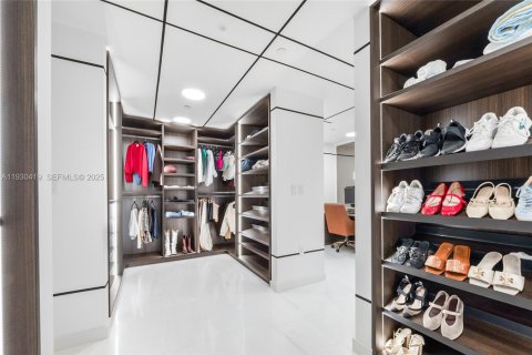 Condo in Miami, Florida, 3 bedrooms  № 2035151 - photo 20