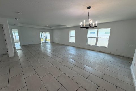 Villa ou maison à vendre à Weeki Wachee, Floride: 3 chambres, 171.22 m2 № 2306446 - photo 4