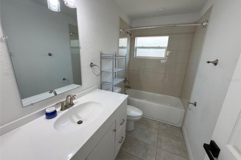 Villa ou maison à vendre à Weeki Wachee, Floride: 3 chambres, 171.22 m2 № 2306446 - photo 15