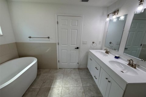 Villa ou maison à vendre à Weeki Wachee, Floride: 3 chambres, 171.22 m2 № 2306446 - photo 12