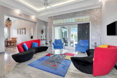 Casa en venta en Brooksville, Florida, 4 dormitorios, 674.84 m2 № 2350215 - foto 9