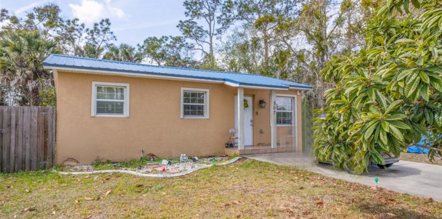 House in Bunnell, Florida 3 bedrooms, 68.38 sq.m. № 2229562