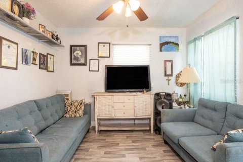 House in Bunnell, Florida 3 bedrooms, 68.38 sq.m. № 2229562 - photo 2