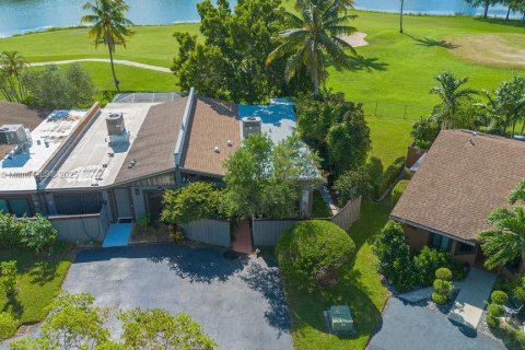 Touwnhouse à vendre à Miami, Floride: 2 chambres, 103.86 m2 № 1887515 - photo 16