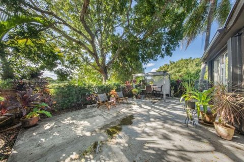 Townhouse in Miami, Florida 2 bedrooms, 103.86 sq.m. № 1887515 - photo 19