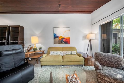 Touwnhouse à vendre à Miami, Floride: 2 chambres, 103.86 m2 № 1887515 - photo 8