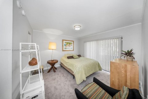 Touwnhouse à vendre à Miami, Floride: 2 chambres, 103.86 m2 № 1887515 - photo 13