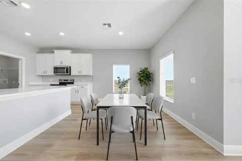 House in Lake Alfred, Florida 5 bedrooms, 228.63 sq.m. № 2151650 - photo 19
