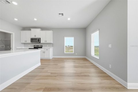 House in Lake Alfred, Florida 5 bedrooms, 228.63 sq.m. № 2151650 - photo 18