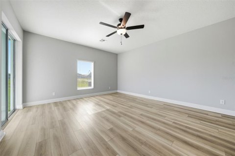 House in Lake Alfred, Florida 5 bedrooms, 228.63 sq.m. № 2151650 - photo 15