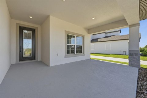 House in Lake Alfred, Florida 5 bedrooms, 228.63 sq.m. № 2151650 - photo 4