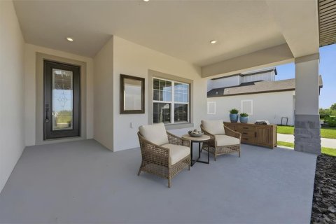 House in Lake Alfred, Florida 5 bedrooms, 228.63 sq.m. № 2151650 - photo 5
