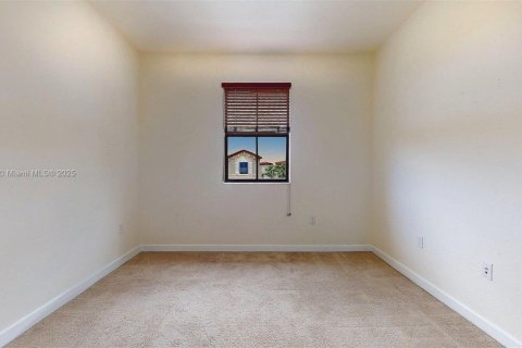 House in Homestead, Florida 4 bedrooms, 164.25 sq.m. № 1957296 - photo 6