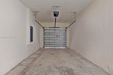 House in Homestead, Florida 4 bedrooms, 164.25 sq.m. № 1957296 - photo 7