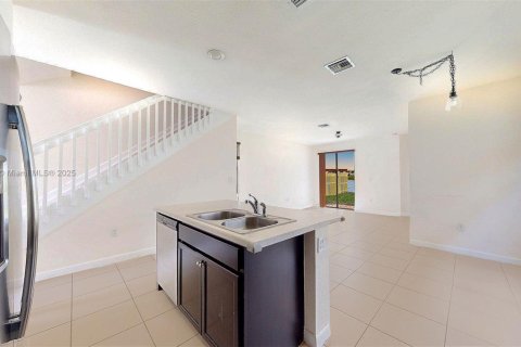 House in Homestead, Florida 4 bedrooms, 164.25 sq.m. № 1957296 - photo 10