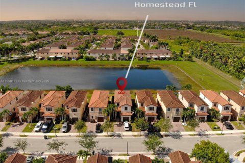 House in Homestead, Florida 4 bedrooms, 164.25 sq.m. № 1957296 - photo 23