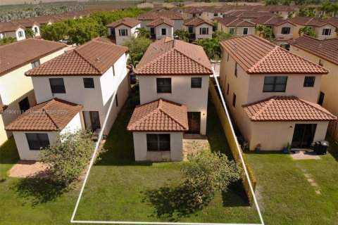 House in Homestead, Florida 4 bedrooms, 164.25 sq.m. № 1957296 - photo 29