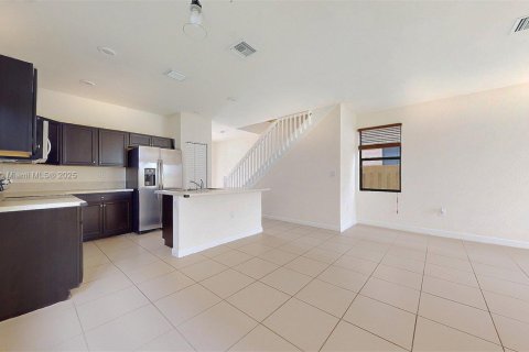 House in Homestead, Florida 4 bedrooms, 164.25 sq.m. № 1957296 - photo 14