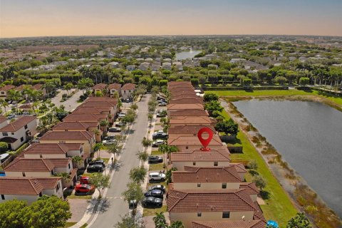 House in Homestead, Florida 4 bedrooms, 164.25 sq.m. № 1957296 - photo 25