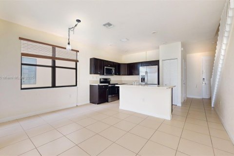 House in Homestead, Florida 4 bedrooms, 164.25 sq.m. № 1957296 - photo 15