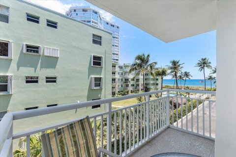 Condo à Lauderdale-by-the-Sea, Floride, 2 chambres  № 2072061