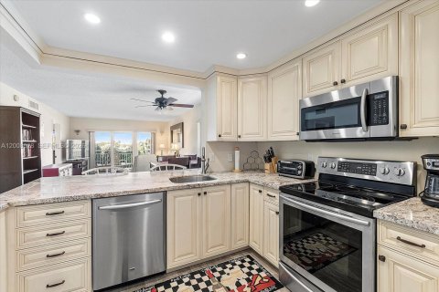 Copropriété à louer à Lauderdale-by-the-Sea, Floride: 2 chambres, 96.99 m2 № 2072061 - photo 16