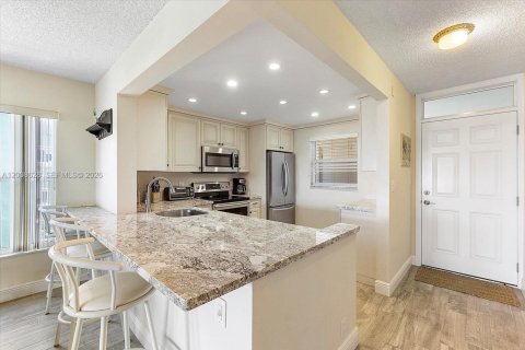 Copropriété à louer à Lauderdale-by-the-Sea, Floride: 2 chambres, 96.99 m2 № 2072061 - photo 17